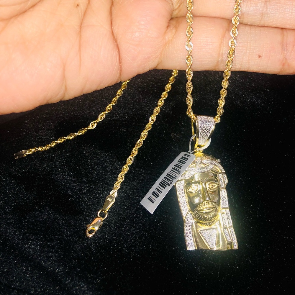 Real diamond Jesus pendant w/10k gold rope chain
